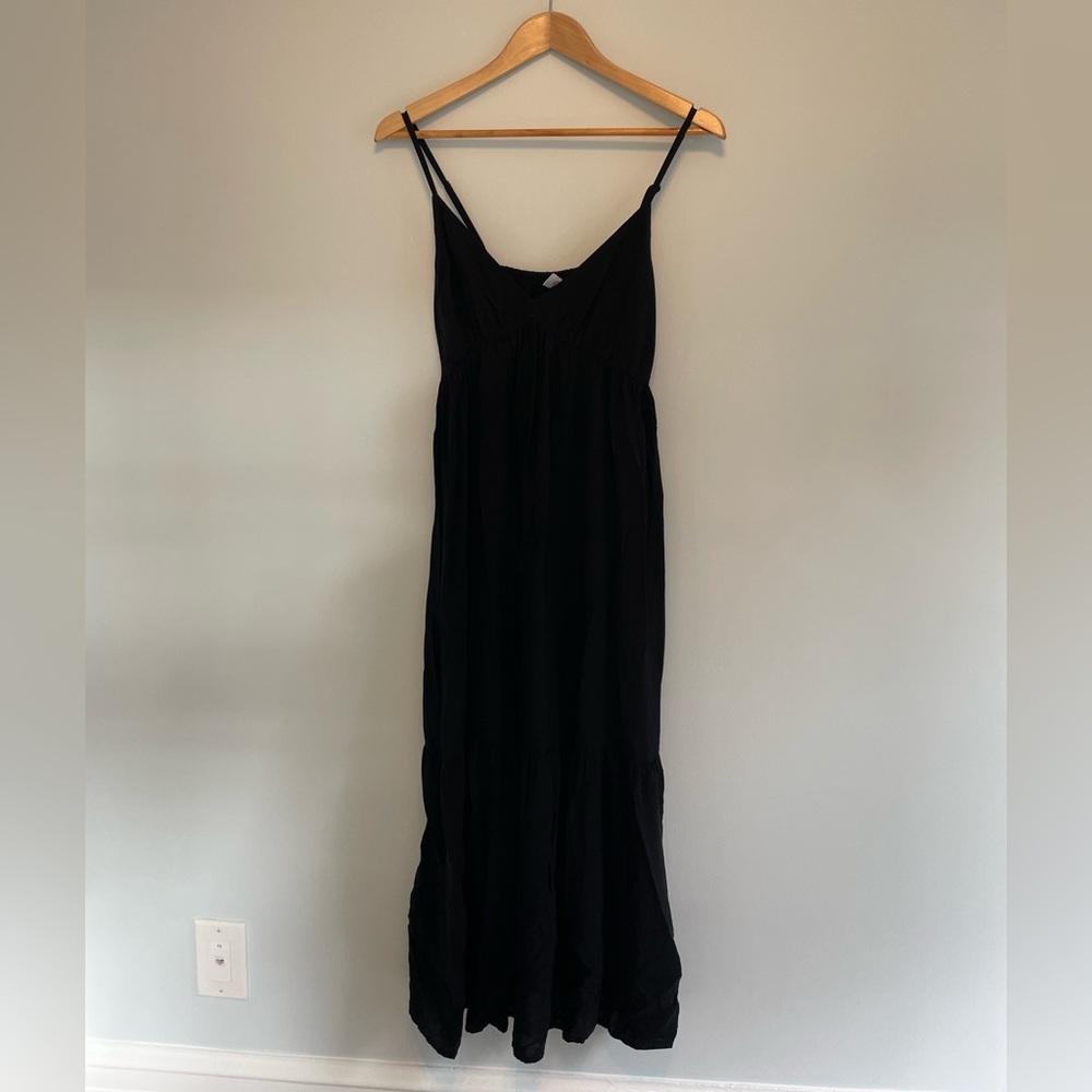 Old Navy lightweight black tiered maxi dress